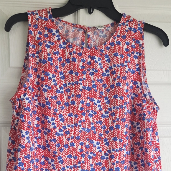 J. Crew ✨️ Viscose Sleeveless Women's Tank Top with Floral Print size M - Picture 2 of 7